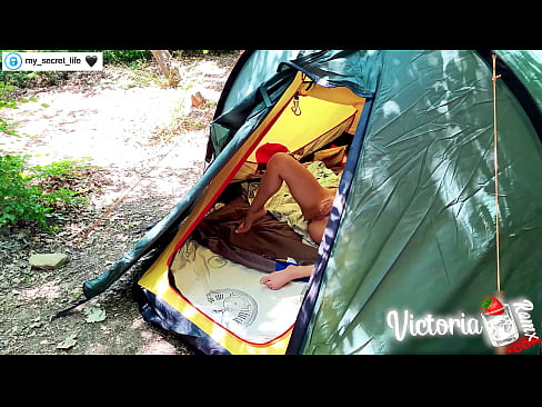 ❤️ Nakuha sa camera Madamdaming haltak off Stranger in a tent ☑ Just porn sa amin