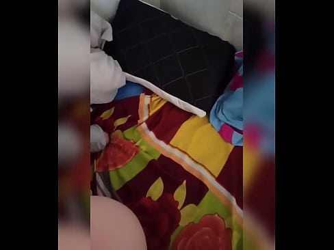 ❤️ Nag-iisa ang kasama ko sa bahay dahil nagbabakasyon ang kanyang asawa at sinasamantala ko ang pagkakataon na sipain siya at punuin ng gatas ang kanyang puwet. ☑ Just porn sa amin